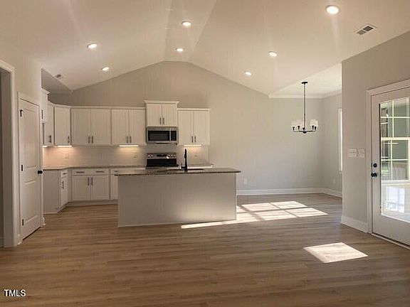 3rd image of 499 Mulberry Rd