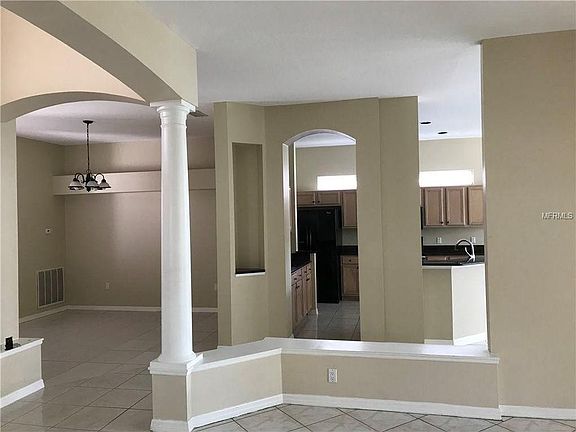 5th image of 10406 Canary Isle Dr