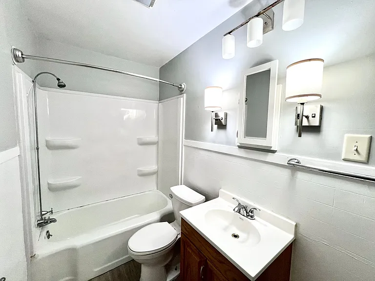 1107 Claflin Main — Photo 6