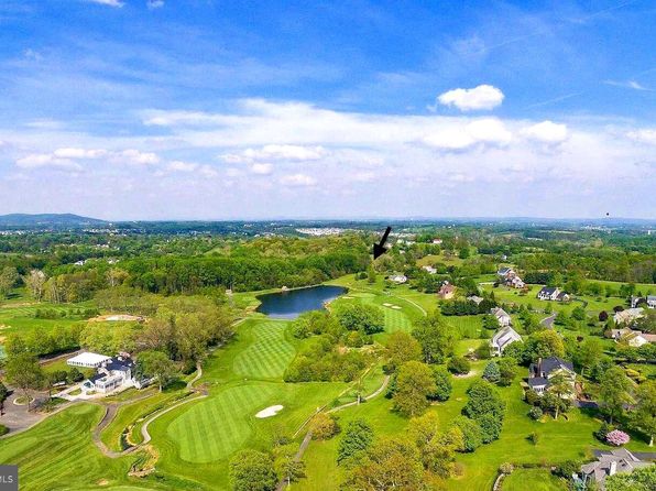 35500 Troon Ct, Round Hill, VA 20141