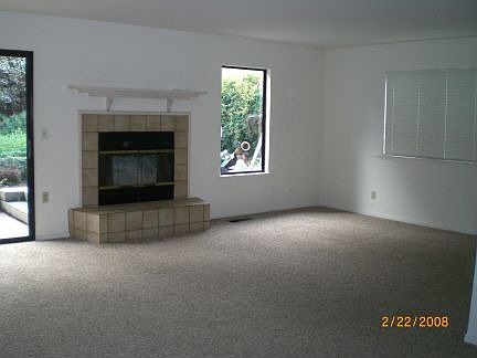 2nd image of 462 Winchester Dr