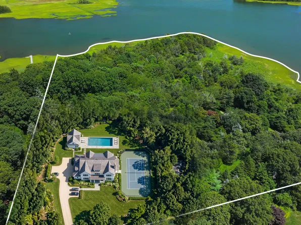 99 Old Stone Hwy, East Hampton, NY 11937