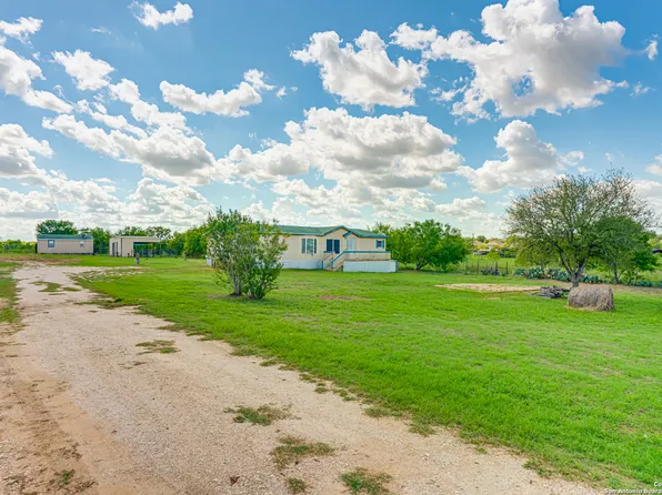14685 CASSIANO RD, Elmendorf, TX 78112