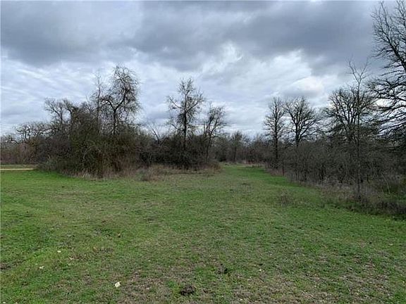 2nd image of 520 County Road 418a