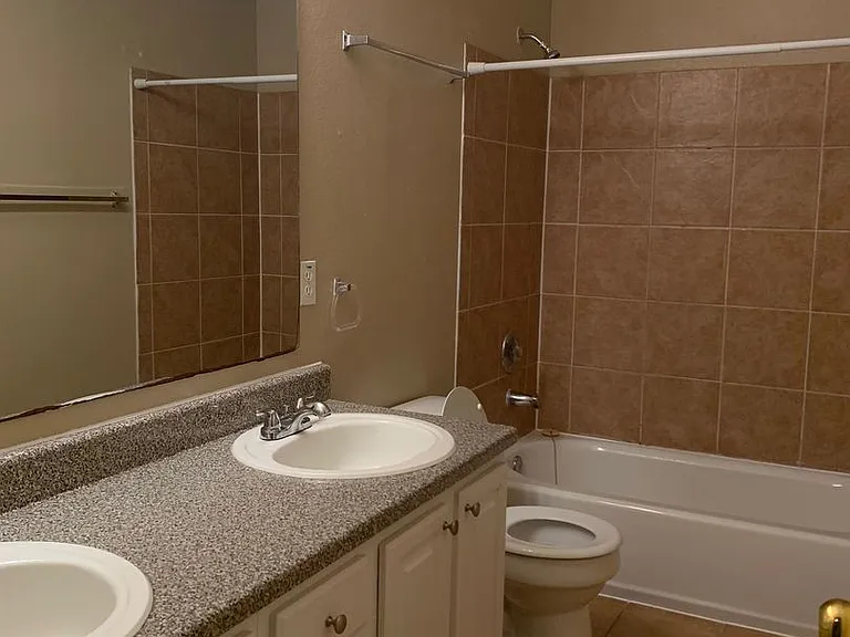 2405 Leon St #101-203 — Photo 15