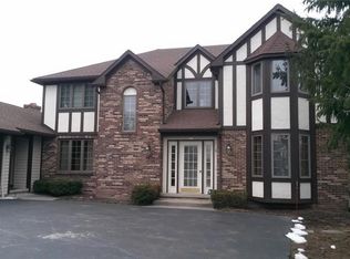 30 Briggsboro Ln, Fairport, NY 14450