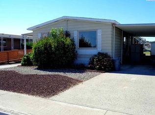 44 Desert Pines Mbh Park, Kennewick, WA 99336