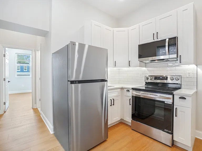 604 N Eutaw St #4 — Photo 8