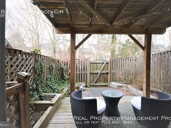 3rd image of 6816 Chasewood Cir
