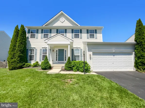 821 Devonshire Cir, Purcellville, VA 20132