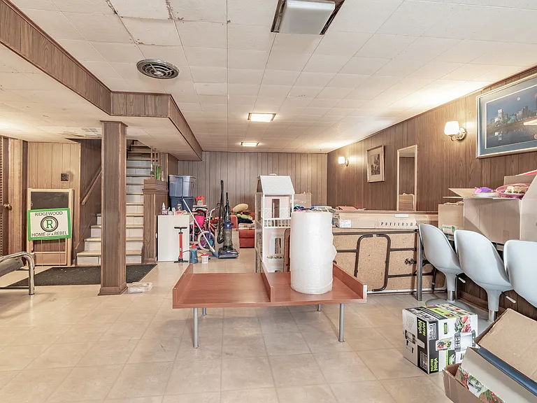 8209 W Wilson Ave — Photo 6