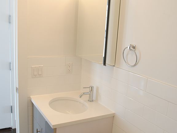 4th image of 3021 Tilden Ave #1AA