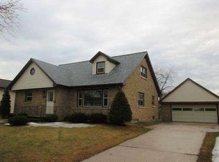 1711 Philippen St, Manitowoc, WI 54220