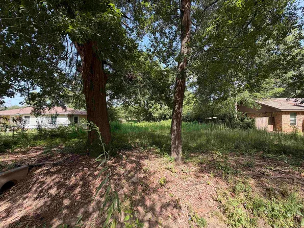 508 Waggoner St, Longview, TX 75604