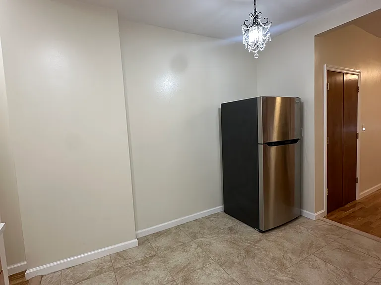 2519 Beverley Rd #1 — Photo 4