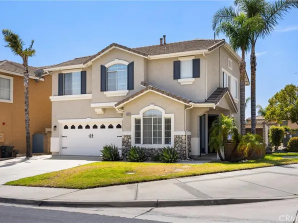 5832 Pine Valley Dr, Fontana, CA 92336