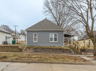 2803 S 24th St, Saint Joseph, MO 64503