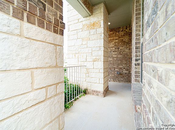 5th image of 7423 Cove Way