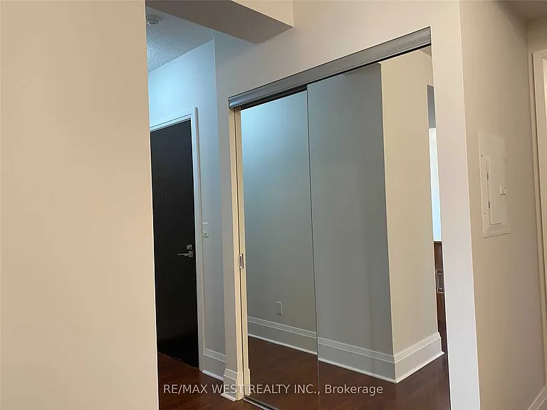 100 Harrison Garden Blvd #1318 — Photo 8