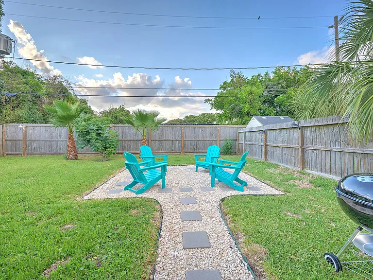 San Jacinto Dr — Photo 20