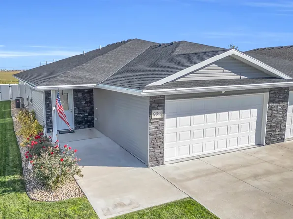 909 G Avenue Pl, Kearney, NE 68847
