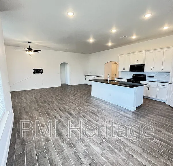 2060 Periwinkle Pl — Photo 12