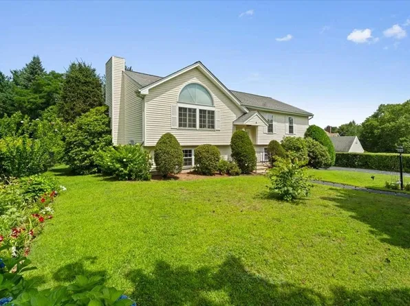 6 Moreland Green Dr, Worcester, MA 01609