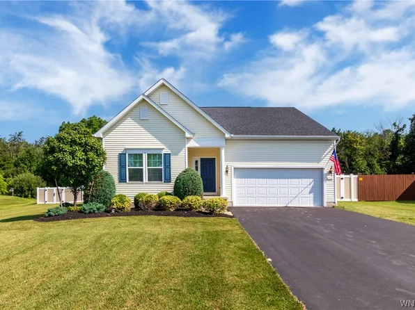 3769 Captains Way, North Tonawanda, NY 14120