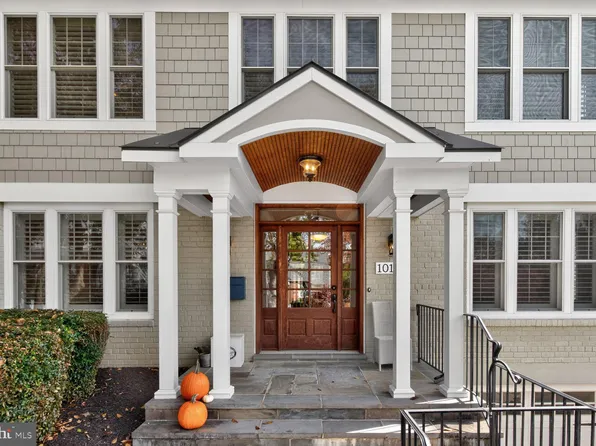 10105 Crestwood Rd, Kensington, MD 20895