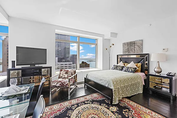 Rented by Nest Seekers International | media 56