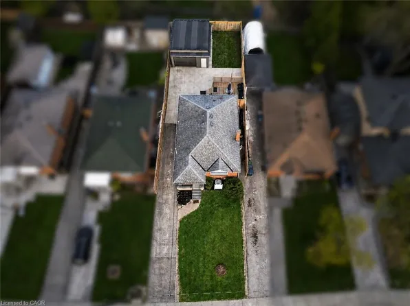 75 Cynthia Rd, Toronto, ON M6N 2P8