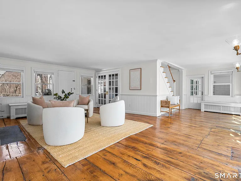 1090 Ridgefield Rd — Photo 15
