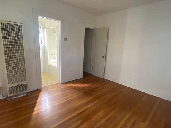 3rd image of 1323 N Orange Dr #1