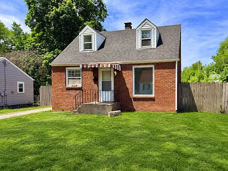 2809 Bildahl St — Photo 1