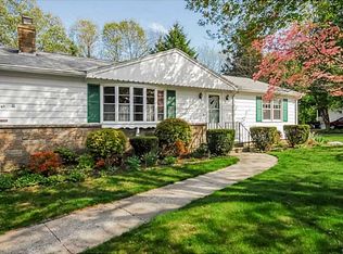 160 Alvin St, Warwick, RI 02886