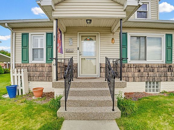 4th image of 418 Myrtle Ave