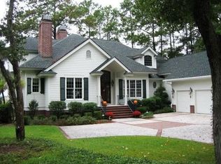 828 Island Cir W, Saint Helena Island, SC 29920