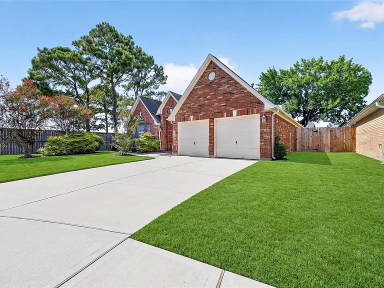 17414 Erin Way Ct — Photo 6