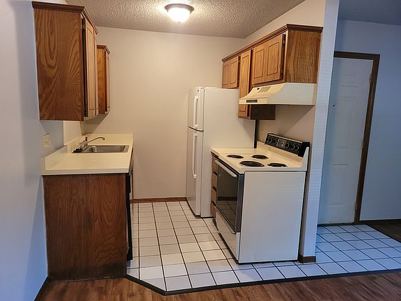 2nd image of 316 Vicksburg Cir APT 2