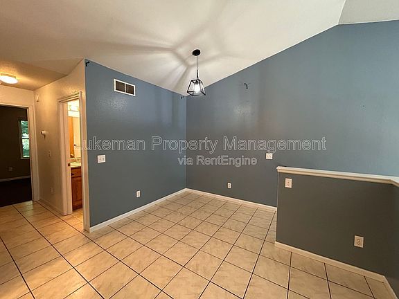 4th image of 415 S Kendall Ave #413
