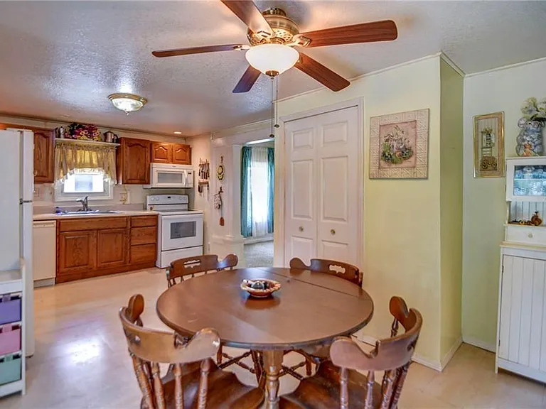 1739 N Gulick Ave — Photo 5