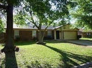 5904 Willow View Dr, Arlington, TX 76017