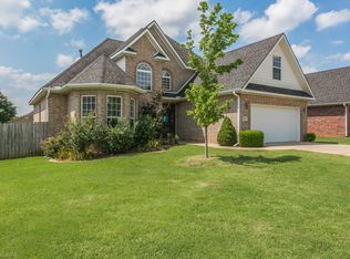 5706 W Stoney Creek Dr, Rogers, AR 72758