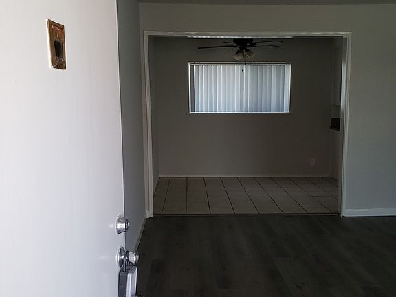 5th image of 5150-1 Woodman Ave #25