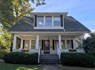 5 Helston Pl, Hillsboro, IL 62049