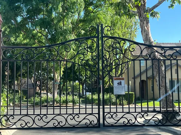 1922 Delacorte Dr, Bakersfield, CA 93311