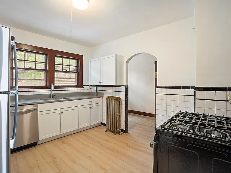 29-31 Chatham St #2 — Photo 11