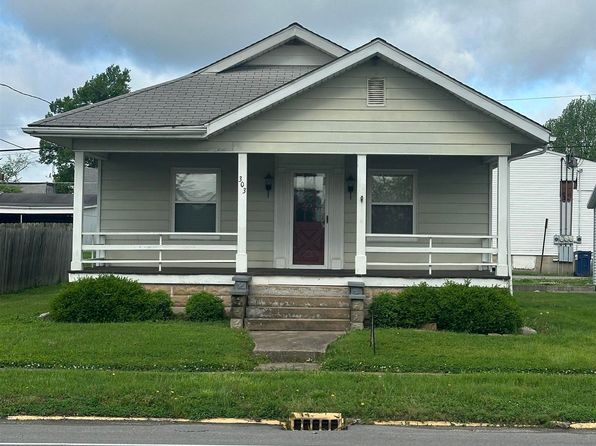303 S Main St, Pinckneyville, IL 62274