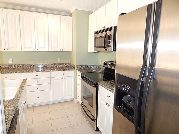 4th image of 1101 Creatwood Cir SE