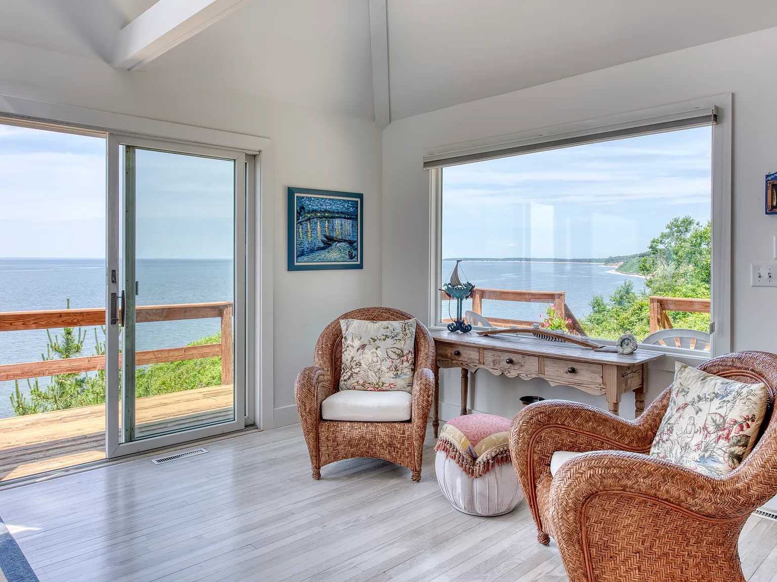 North Cliff - Spectacular Soundfront With Pool & Beach — Photo 4